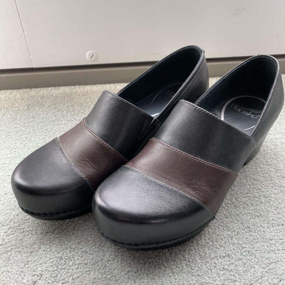 Dansko Size 40 Black & Brown Clog